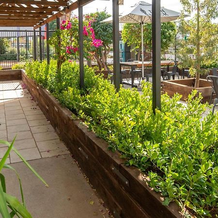 Longreach Most Central Motel Bagian luar foto