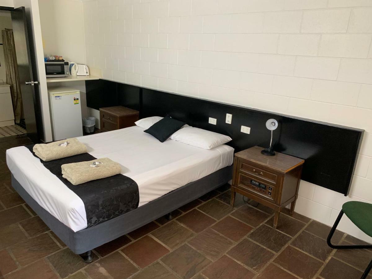 Longreach Most Central Motel Bagian luar foto
