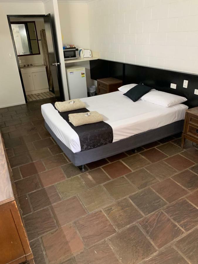 Longreach Most Central Motel Bagian luar foto